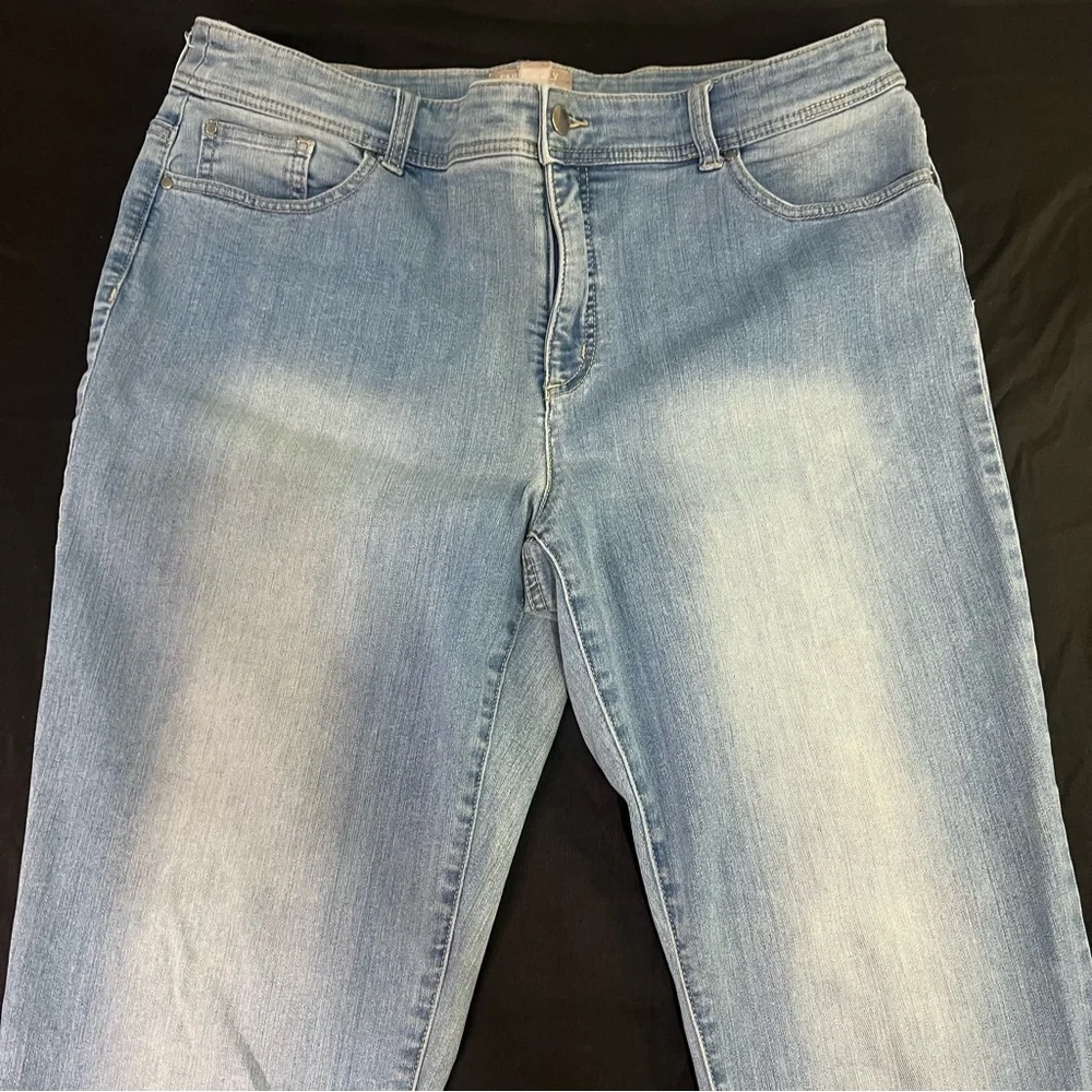 Fabulously Slimming by Chico's Women's Jeans Size 2.5 Short Straight Leg Stretch